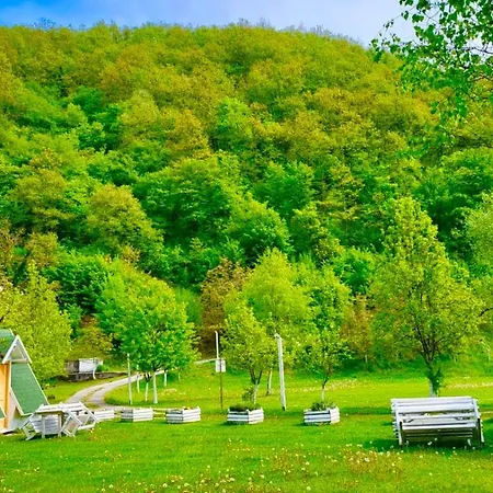 Una Kamp بوسانسكا كروبا