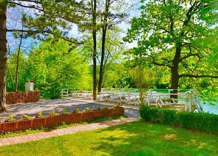 Kamp مكان تخييم *